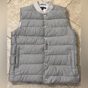 MIZZEN + MAIN York Puffer Quilted Vest Jacket Snap Closure XL Pastal Gray EUC